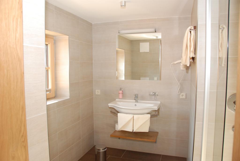 Hotel Gasthof Erbhof Anderlhof Leogang Room photo